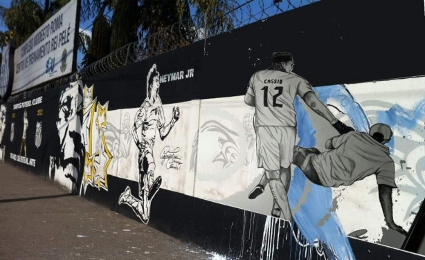 Novo grafite no muro do CT do Santos.
