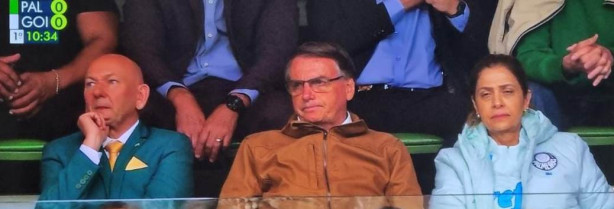 E tem quem crie conta no f�rum com foto desse cr�pula