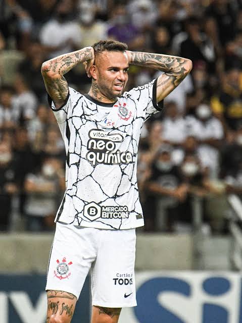 Luan virou ex-jogador em atividade.