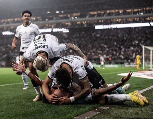 N�o importa quem jogue, hoje � Corinthians.