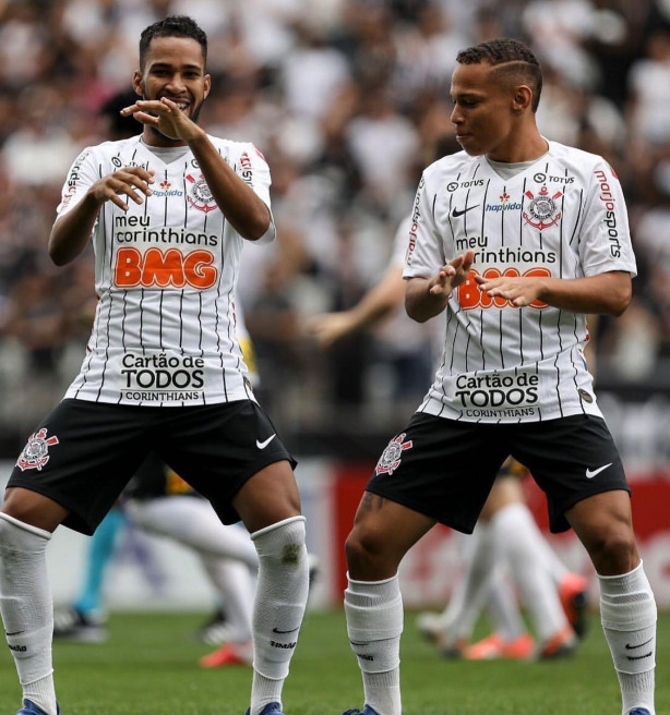 Corinthians 2023 vai tomando formao com a chegada de reforos!