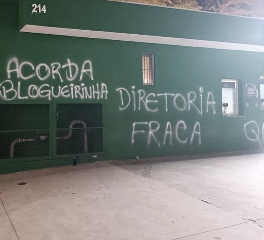 Protesto no rival - opini�o pol�mica!