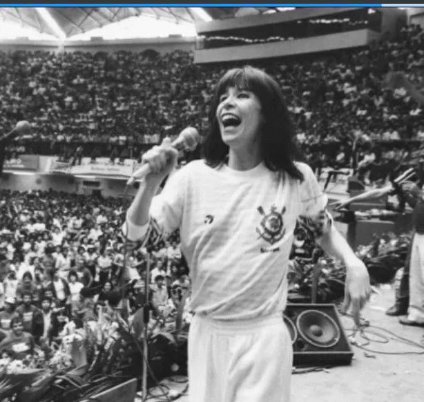 A letra da m�sica da Rita Lee sobre o Corinthians nunca foi t&atilde;o atual!