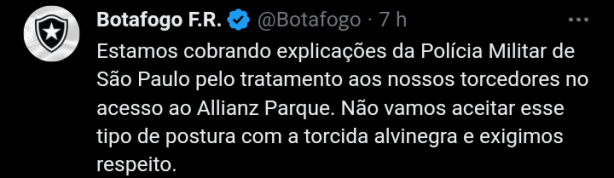 Botafogo cobrando, algo que o Corinthians nunca fez .