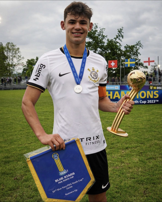 Esse mlk � muita bola