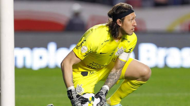 Adivinha qual � o goleiro com mais defesas nos �ltimos meses?