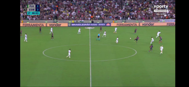 3� gol do Fluminense - olhem esse posicionamento