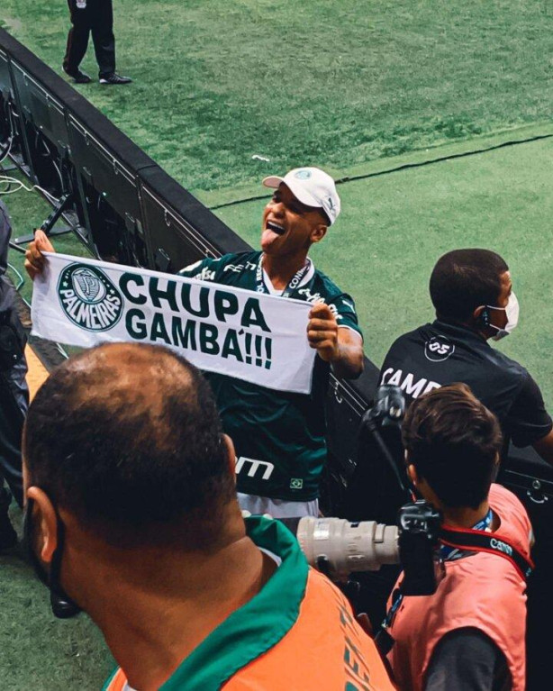 Vc ser esqueceu disso, 