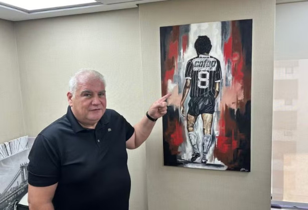 Augusto Melo n�o renovou completamente