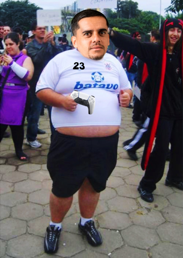 Fagner chegando no CT amanh�...