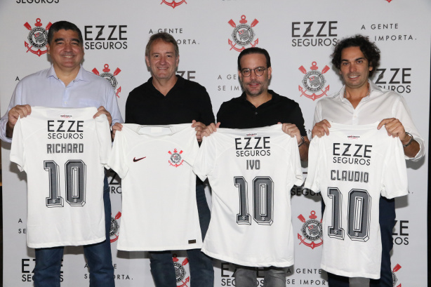 Se vocs fossem da EZZE fecharia com o Corinthians mesmo sabendo que o presidente iria sair?