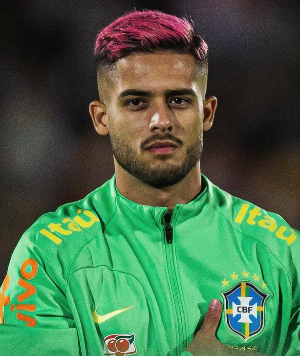 Corinthians tem que trazer Yan Couto
