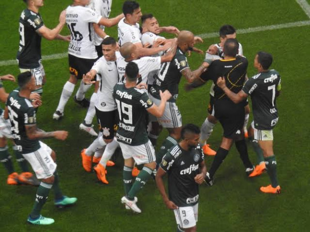 Estamos precisando de uma briga!