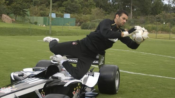 Corinthiano sempre ajuda corinthiano...