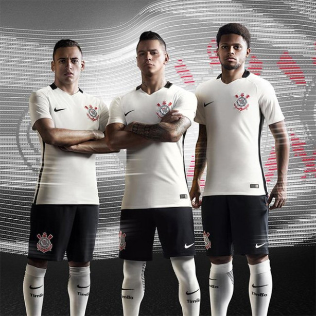 Melhor primeiro uniforme da parceria Corinthians/NIKE
