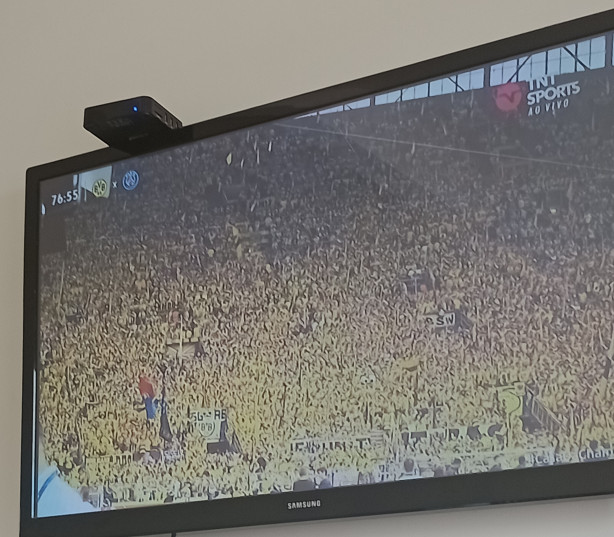 Torcida do Borussia  braba hein, muralha amarela