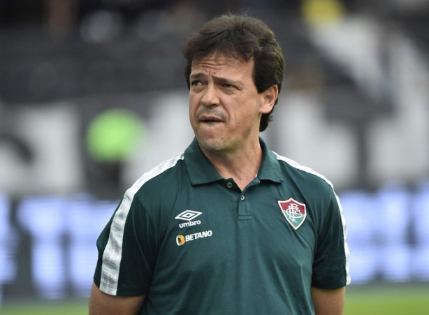 O Corinthians fez contatos com o estafe de Fernando Diniz