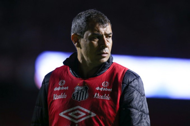 Augusto Melo conversar� em instantes com Marcelo Teixeira para tratar sobre Carille