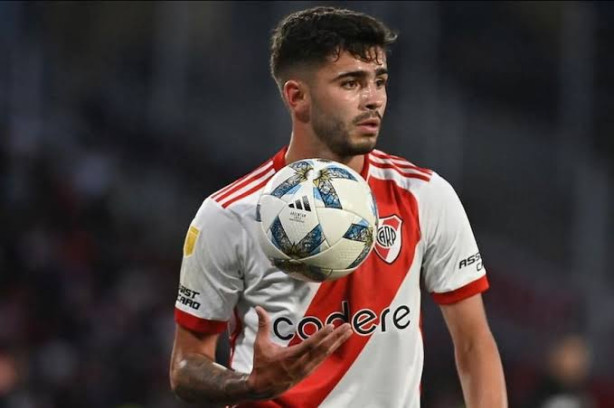 Corinthians monitora meia do River Plate
