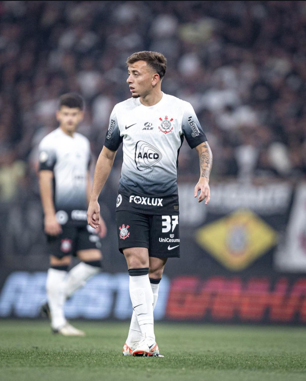 Ryan anulou o Everton Ribeiro