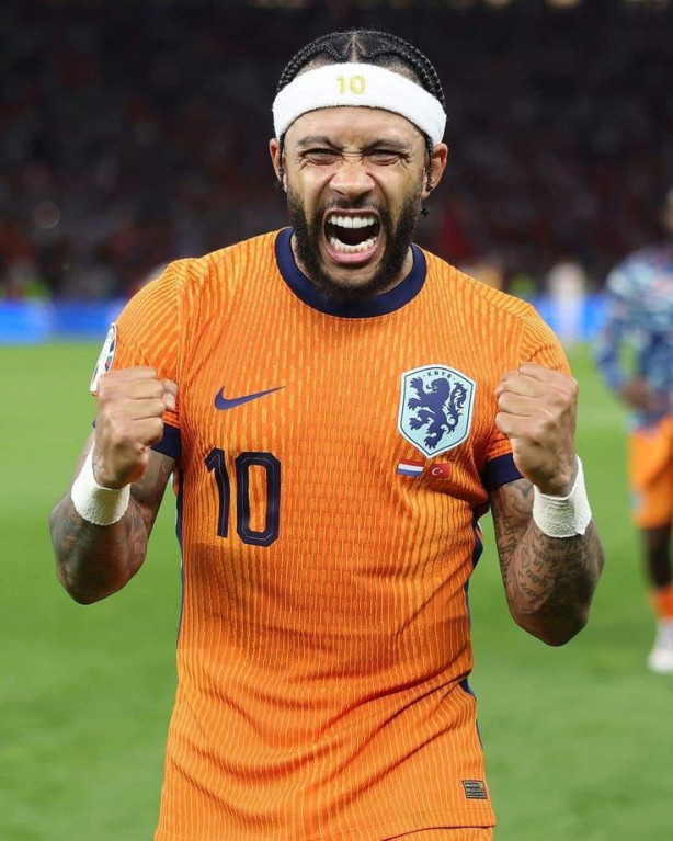 Memphis Depay Livre no Mercado