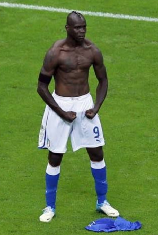Tr�s o Balotelli logo