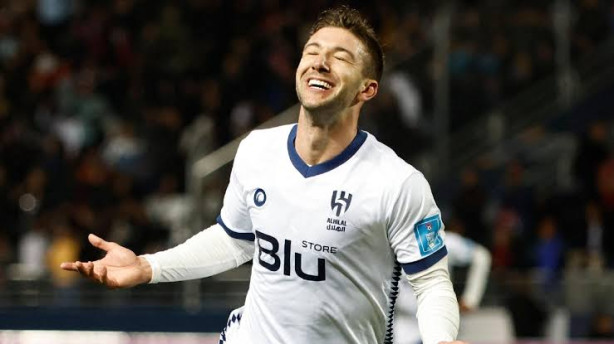 Off- Luciano Vietto
