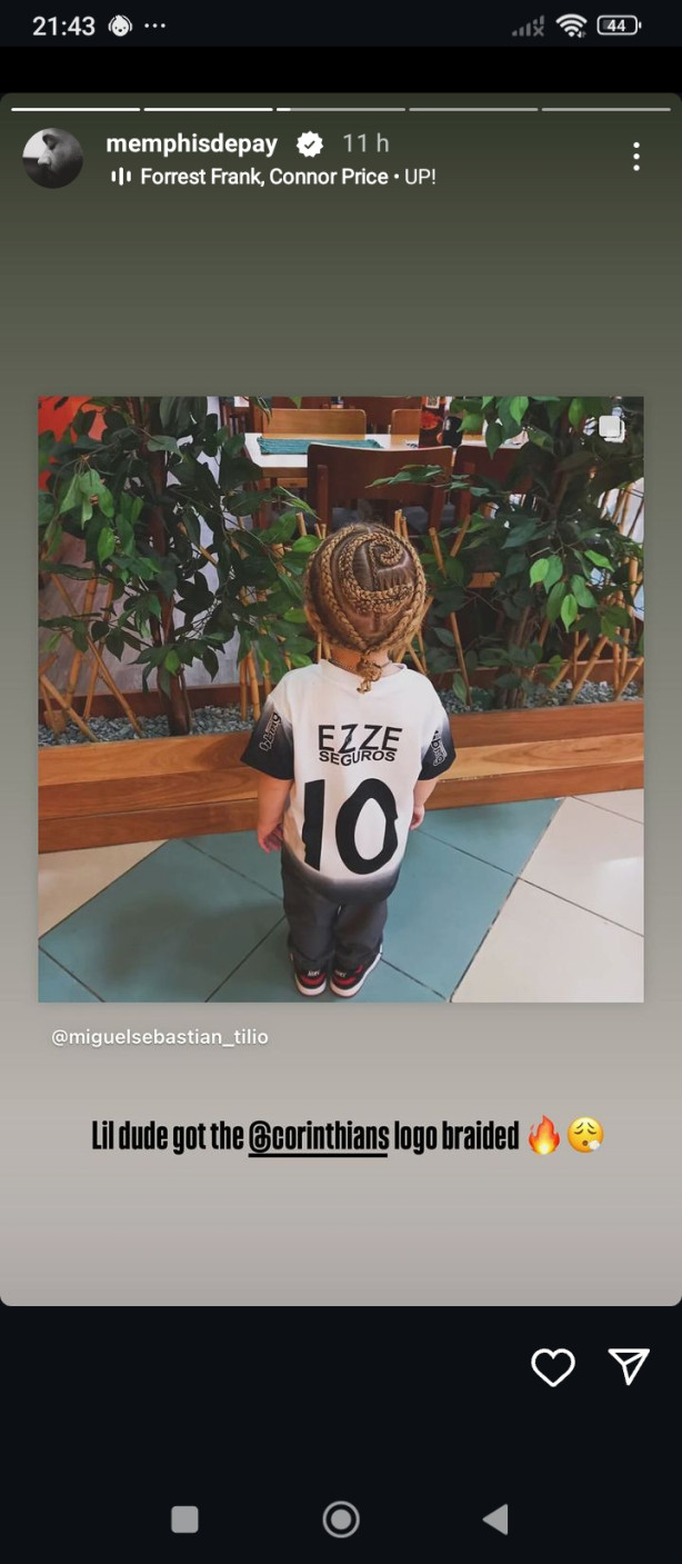 E o cabelo dessa pequenina f� do Memphis ... Sensacional