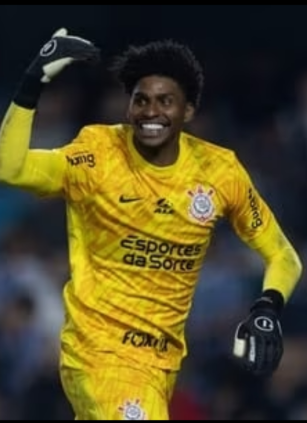 Torcida fechada com o time, e time fechado com a diretoria!