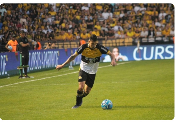 Claudinho para esquecer Fagner.