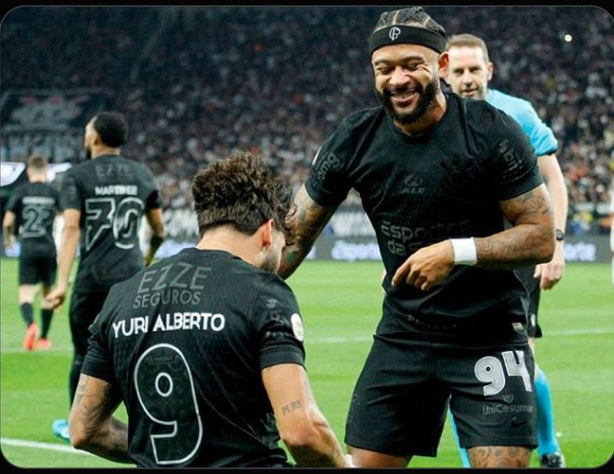 uma luz no meio da escurid�o no jogo de ontem