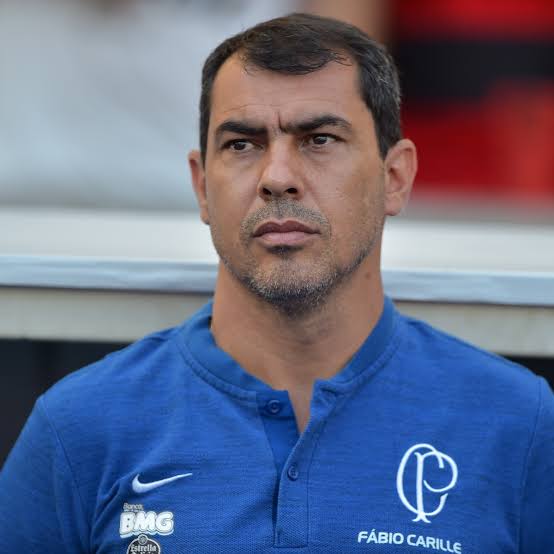 Com Carille jamais ter�amos uma zaga t�o ruim