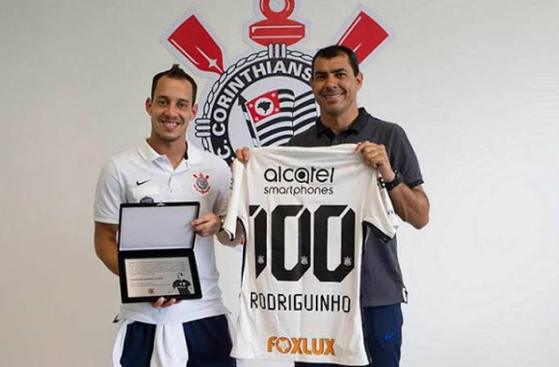 Tr�s zagueiros � futebol reativo