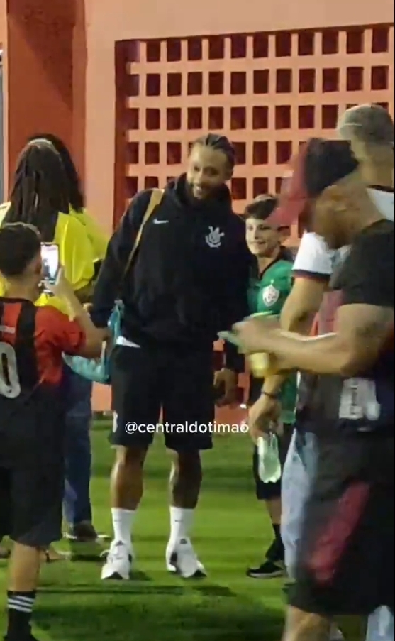 Memphis � humilde e tietado at� pelos rivais