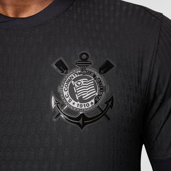 Nike: Cad� a camisa ALL Black?