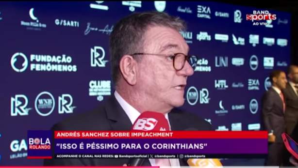 Ele d� entrevistas falando em nome do clube