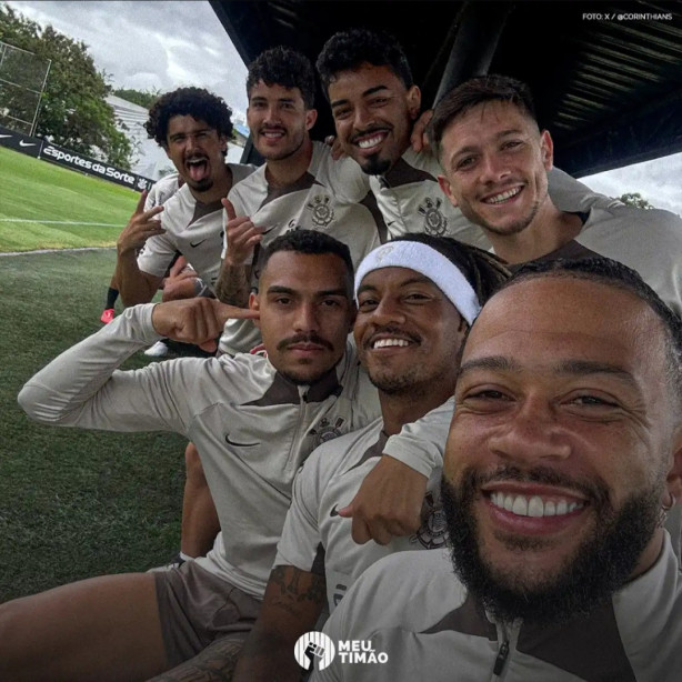 T�cnico do Corinthians e jogadores recuperados