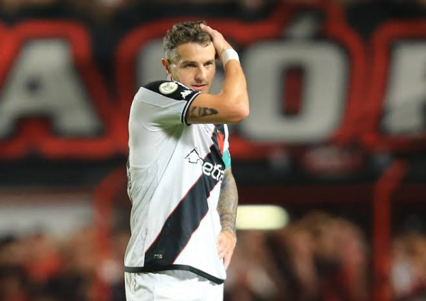 FUTURO DEFINIDO! Vegetti decide seu futuro após sondagem do Corinthians