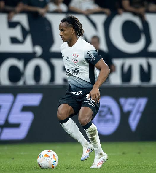 Precisamos falar sobre Andr� Carillo