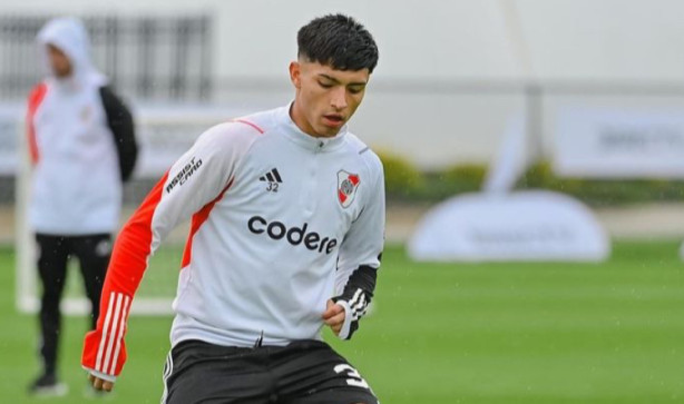 Um reserva bom pra Yuri e Memphis