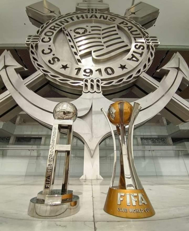 O Corinthians precisa de jogadores defensivos.