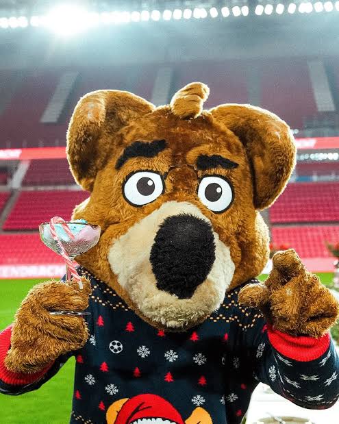 O bichinho bochechudo parece o mascote do PSV. Pode ser em