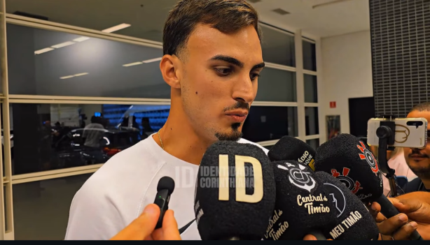 Donelli tem apenas 22 anos. Isso aqui � um absurdo