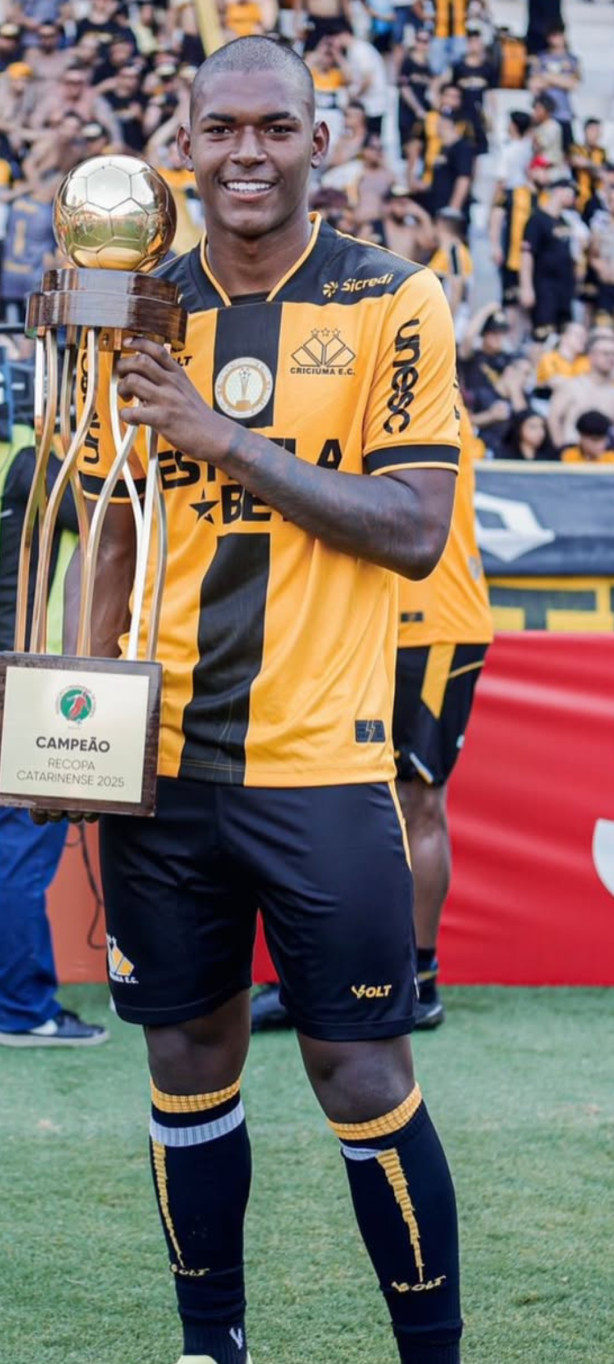 Juan Carvalho= zagueiro do Crici�ma