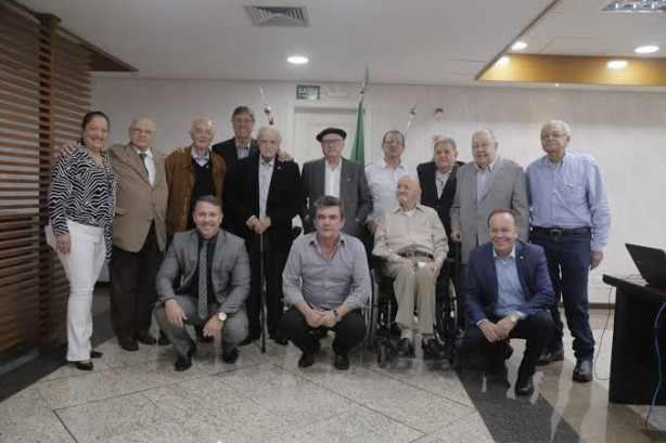 ningu�m cala!