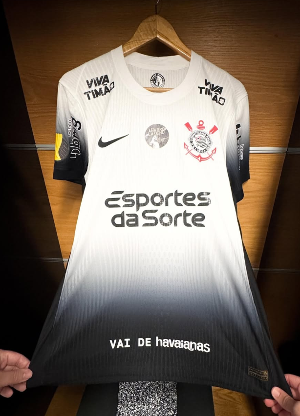 Coringo vai de havaianas kkkk