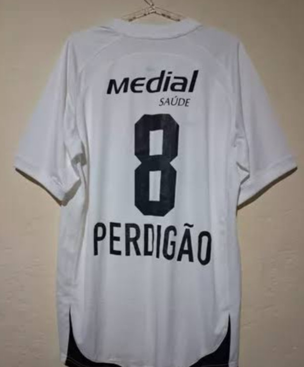 Perdig�o com a camisa 8 lament�vel
