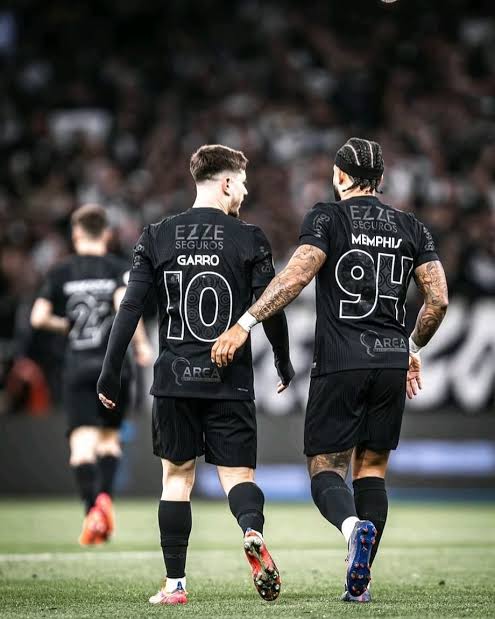 Uniforme PRETO hoje!