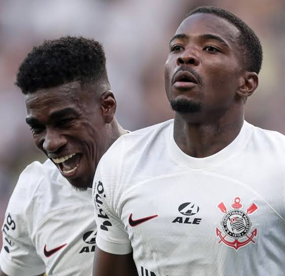 Dupla de postes