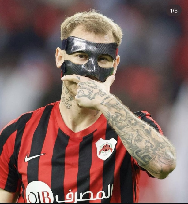 (off topic) Roger guedes merece sele��o por m�ritos. Mas nunca vai ir.